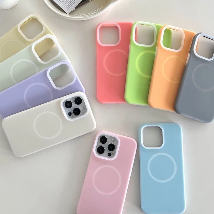 COQUES EN SILICONE POUR IPHONES